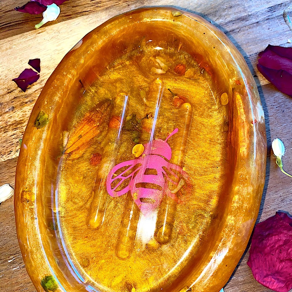 1 handmade bumblebee soap dish. Dried flowers